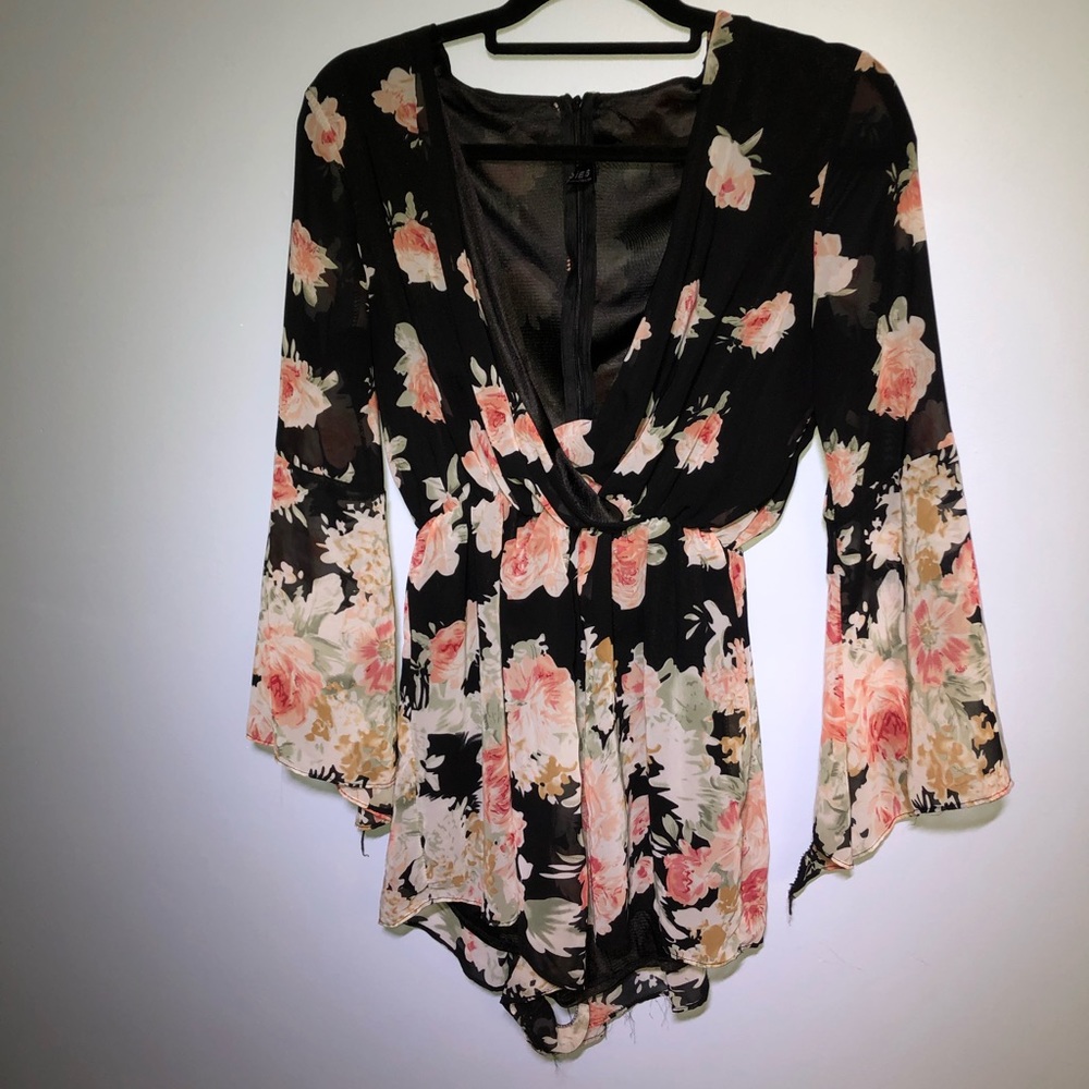 Floral romper, size large
